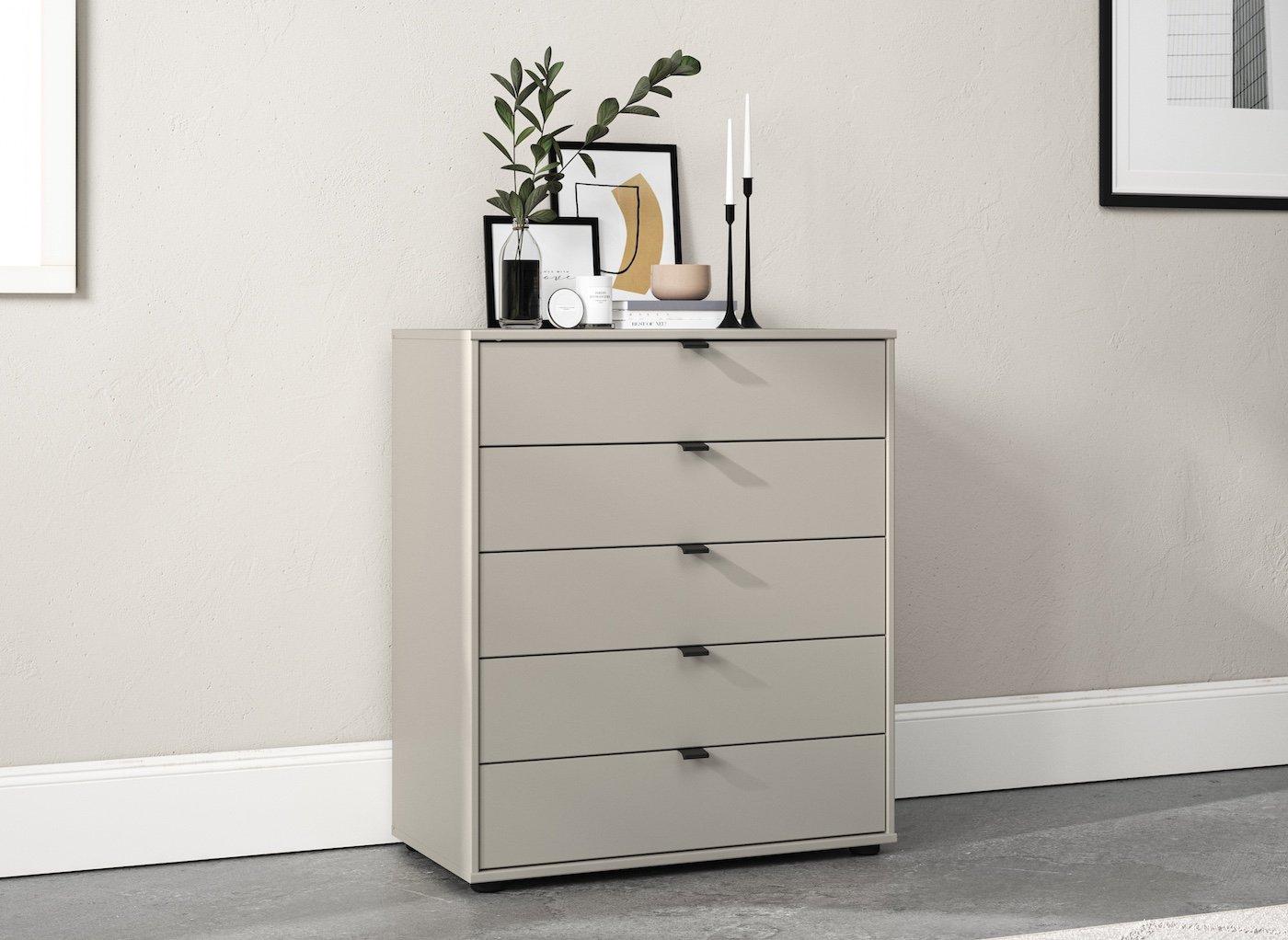 Kirkpatrick 5-Drawer Chest of Drawers