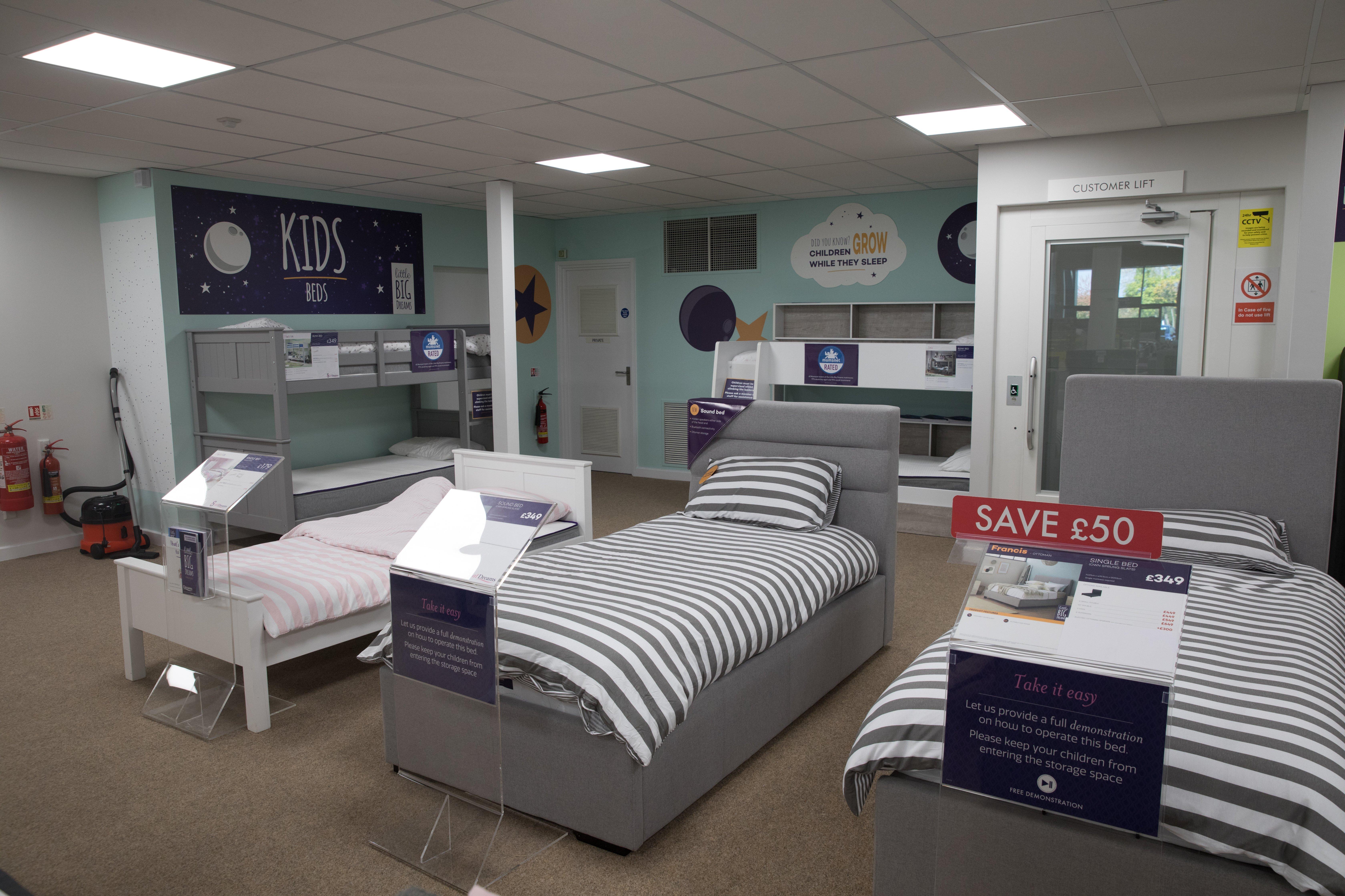 design a friend bedroom centre