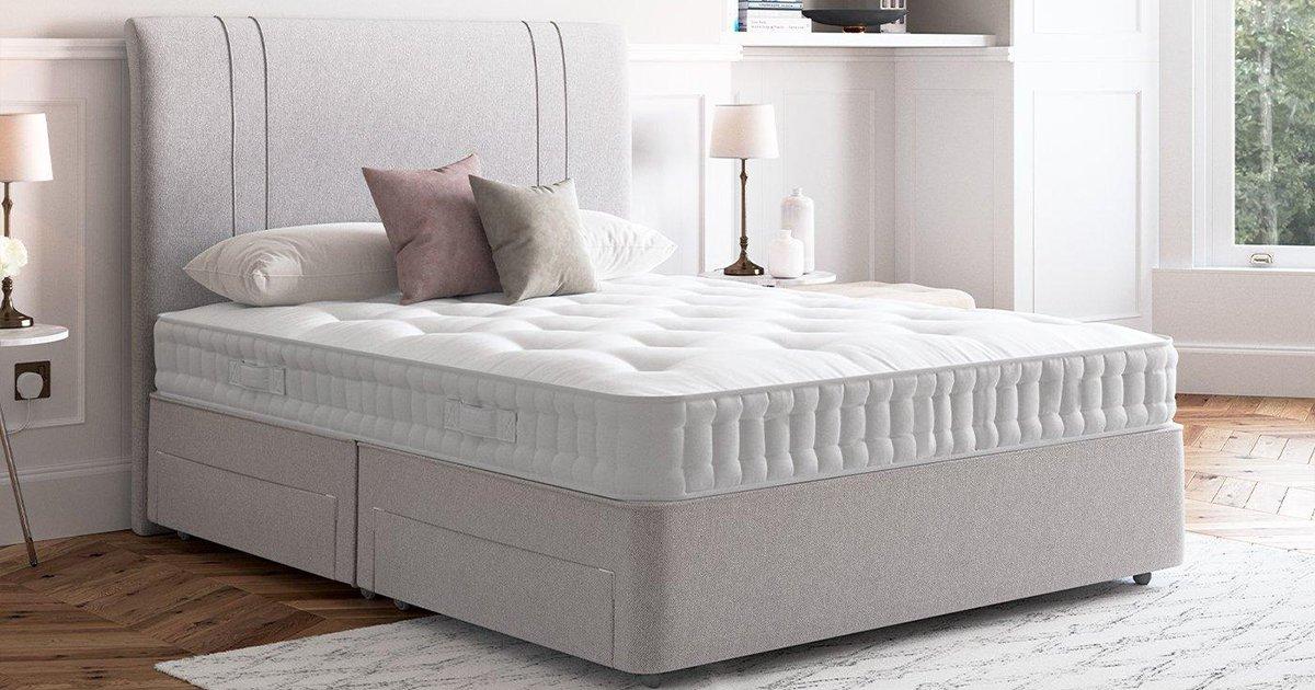 Two single mattresses on deals a king size bed